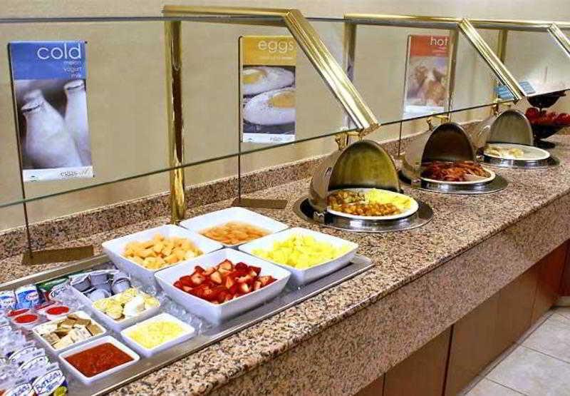 Courtyard By Marriott Richmond Berkeley Hotel Restaurant photo