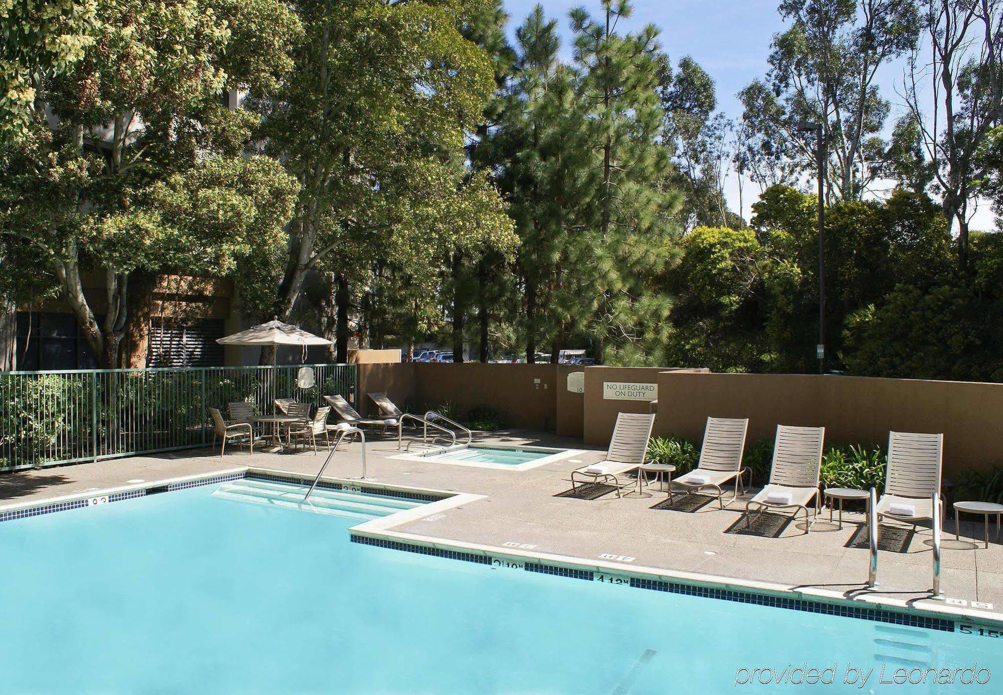 Courtyard By Marriott Richmond Berkeley Hotel Exterior photo
